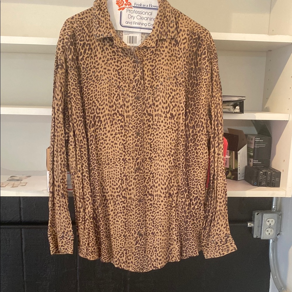 Ariat Women's Leopard Print Button Down Shirt